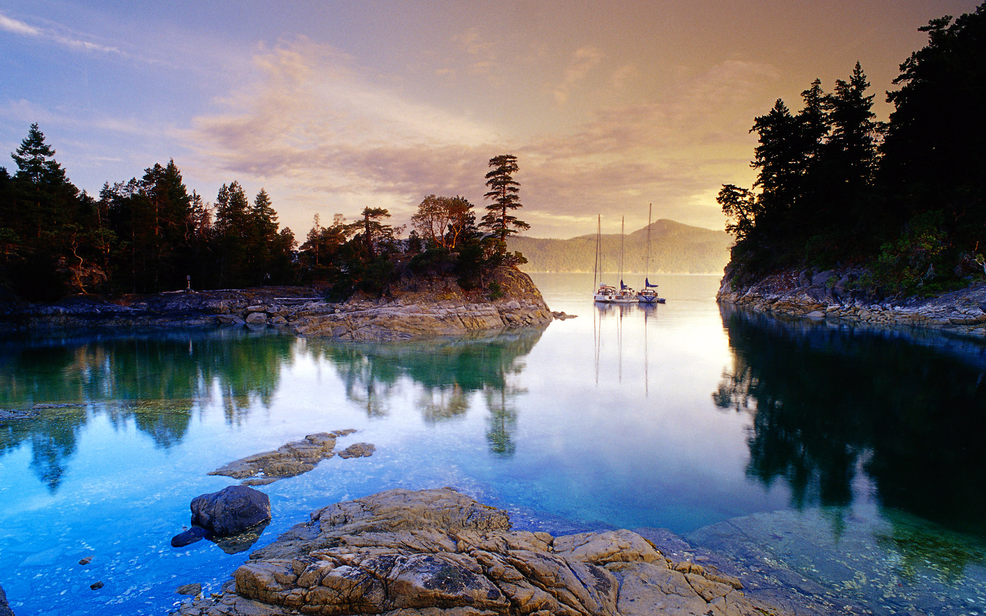 Daily Wallpaper: Beautiful Canadian Lakes | I Like To Waste My Time