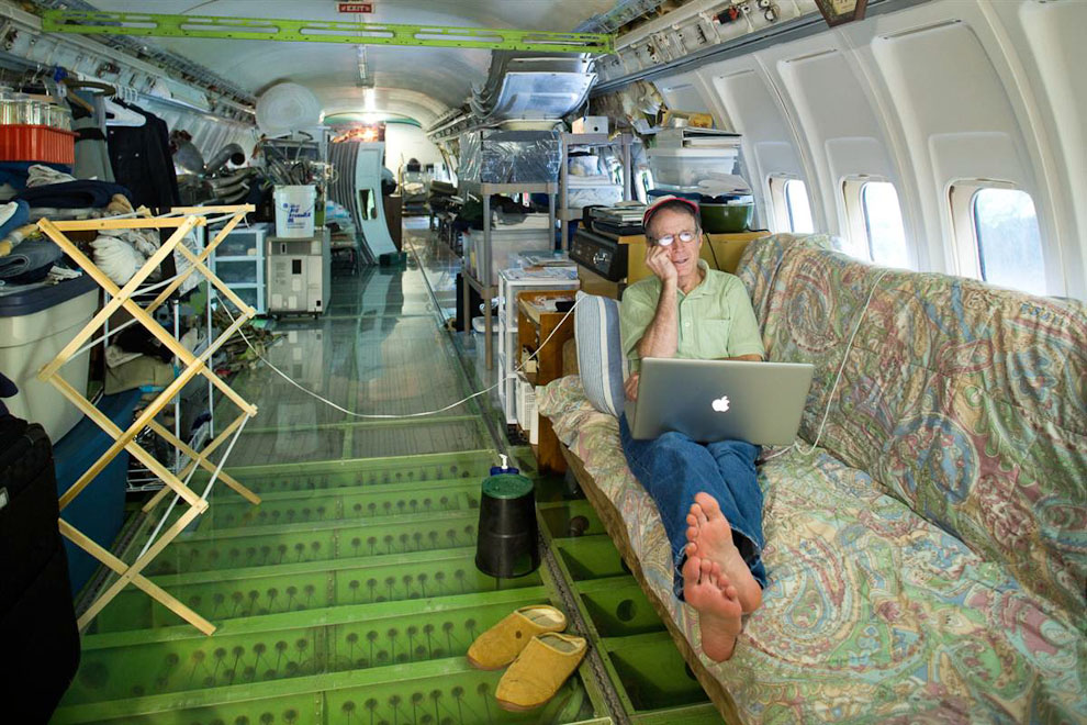 a-boeing-727-turned-into-a-home-10-pics-i-like-to-waste-my-time