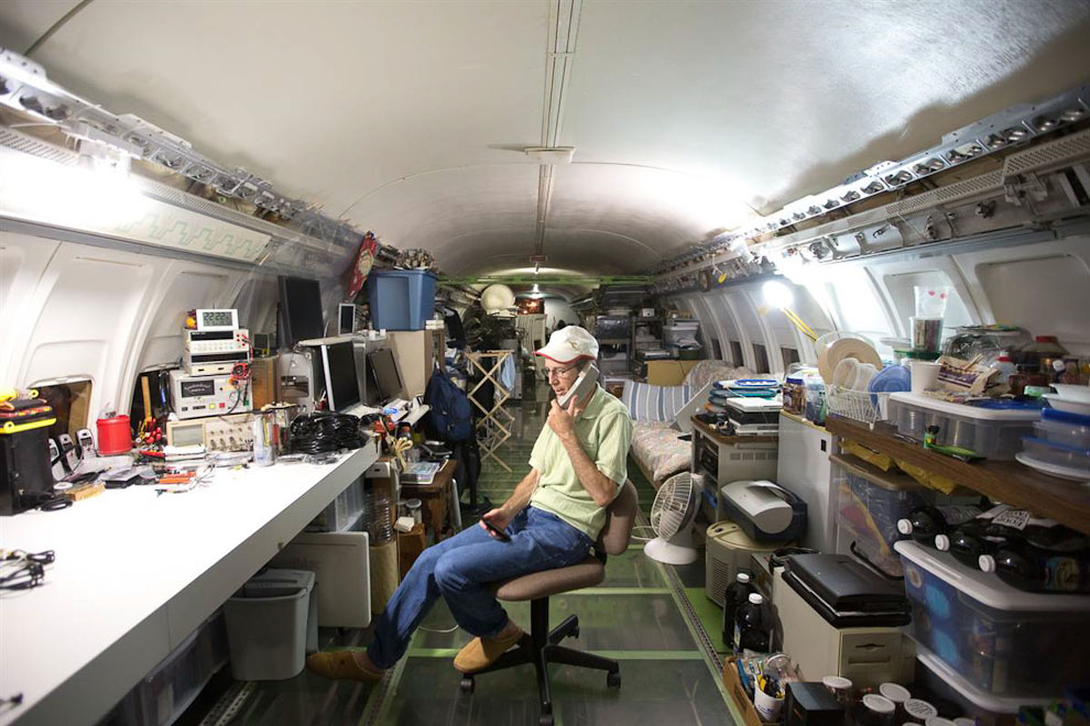 a-boeing-727-turned-into-a-home-10-pics-i-like-to-waste-my-time