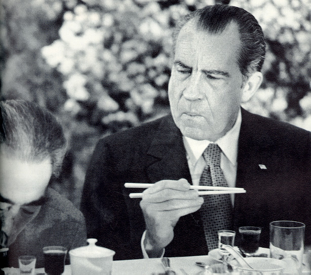 [Image: historical-photos-pt5-president-nixon-chopsticks.jpg]