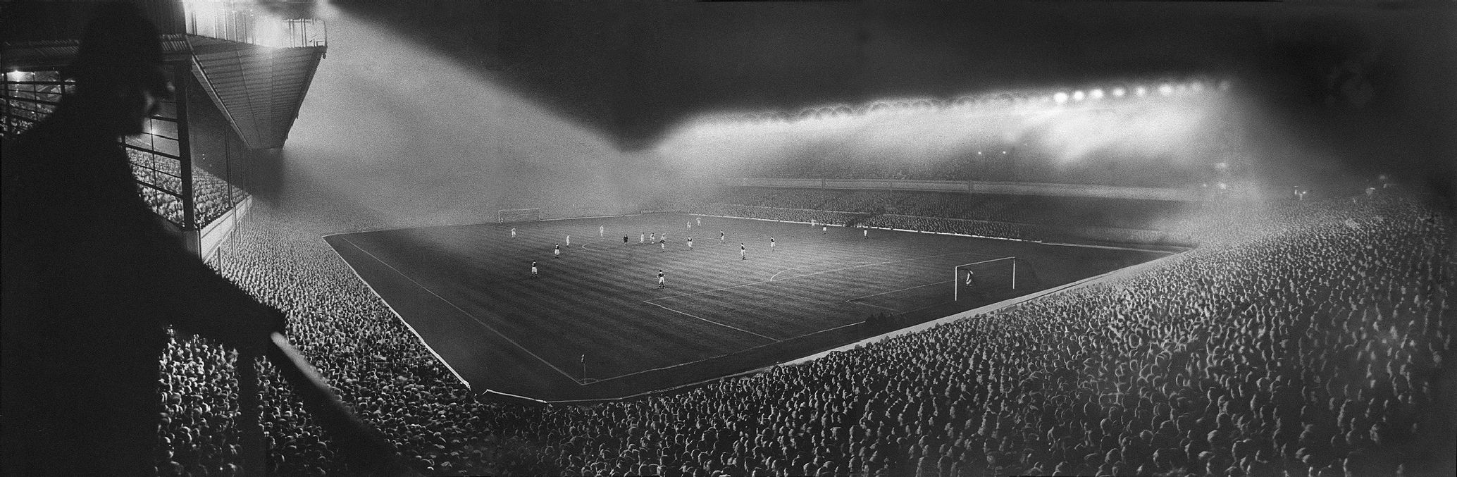 historical-photos-pt9-arsenal-stadium-london-england-1951.jpg