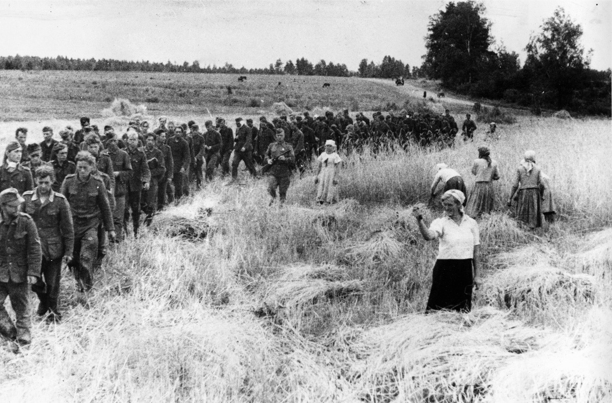 historical-photos-pt9-german-pows-marching-east-1944.jpg