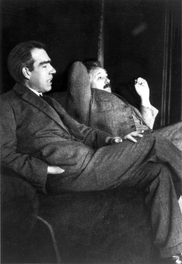 historical-photos-pt4-einstein-and-niels-bohr.jpg