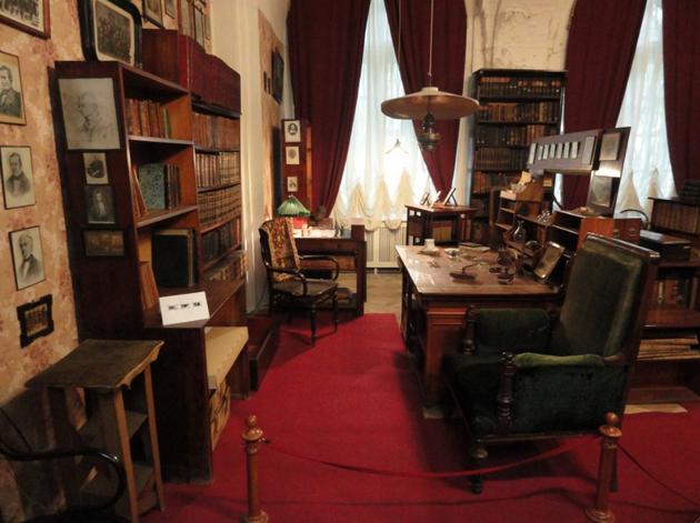 Dmitri Mendeleev Private Study Room