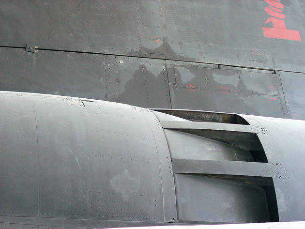 SR-71 Blackbird  (avión de reconocimiento estratégico de largo alcance USA ) Sr71_blackbird_leaking_fuel_cell18