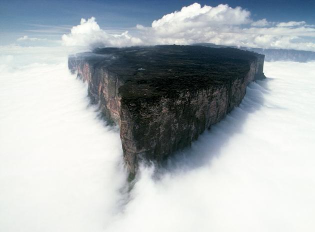 surreal-photos-pt1-mt-roraima-venezuela-clouds-uew-george.jpg