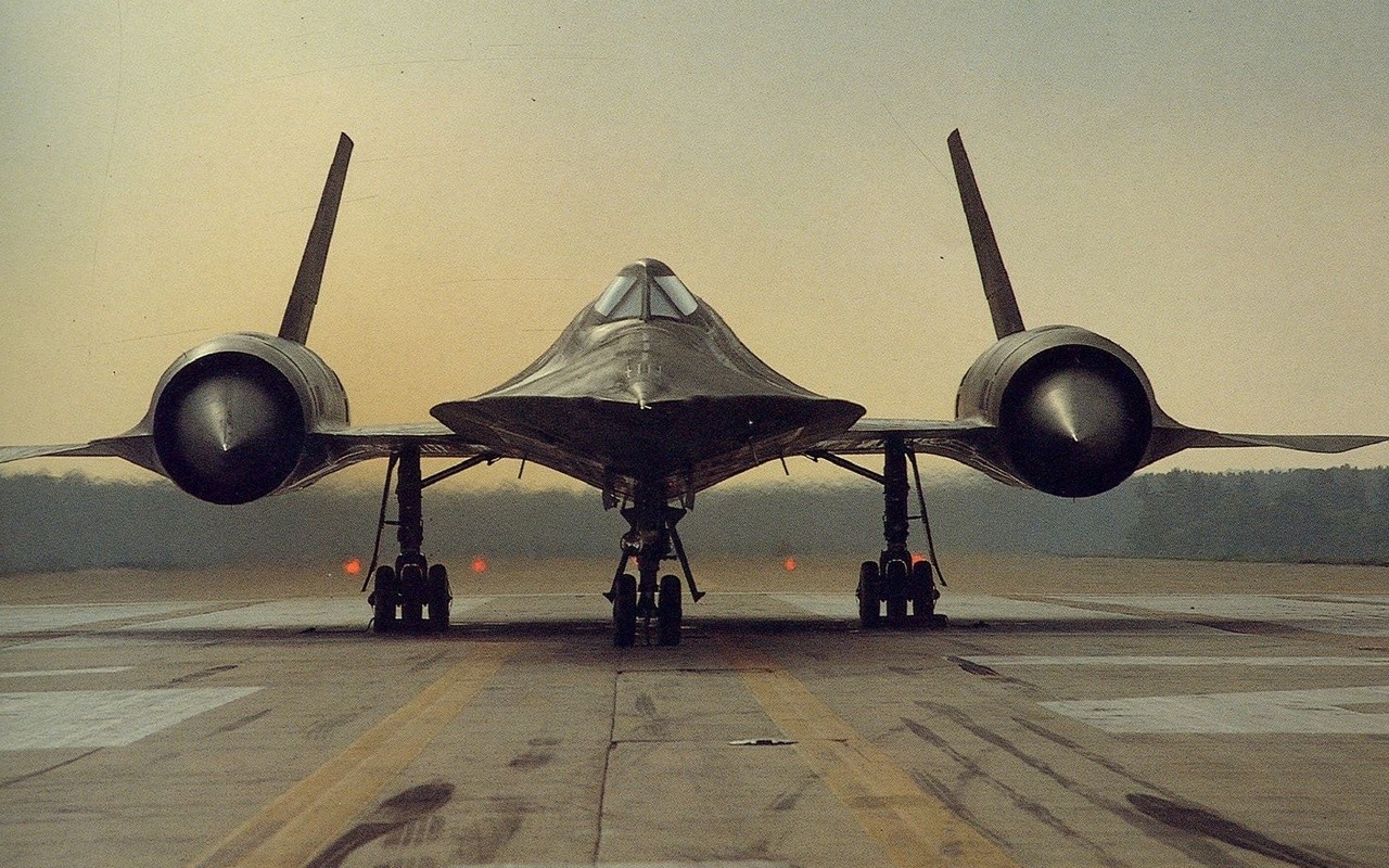 Facts You Didn’t Know About the SR-71 Blackbird | I Like To Waste My Time