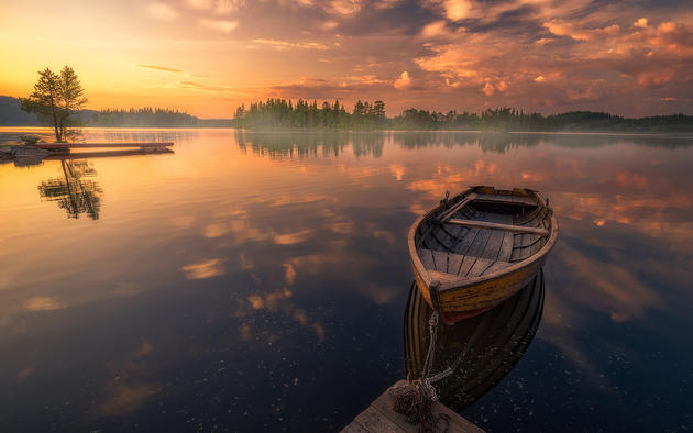 Daily Wallpaper: Calm Lake | I Like To Waste My Time