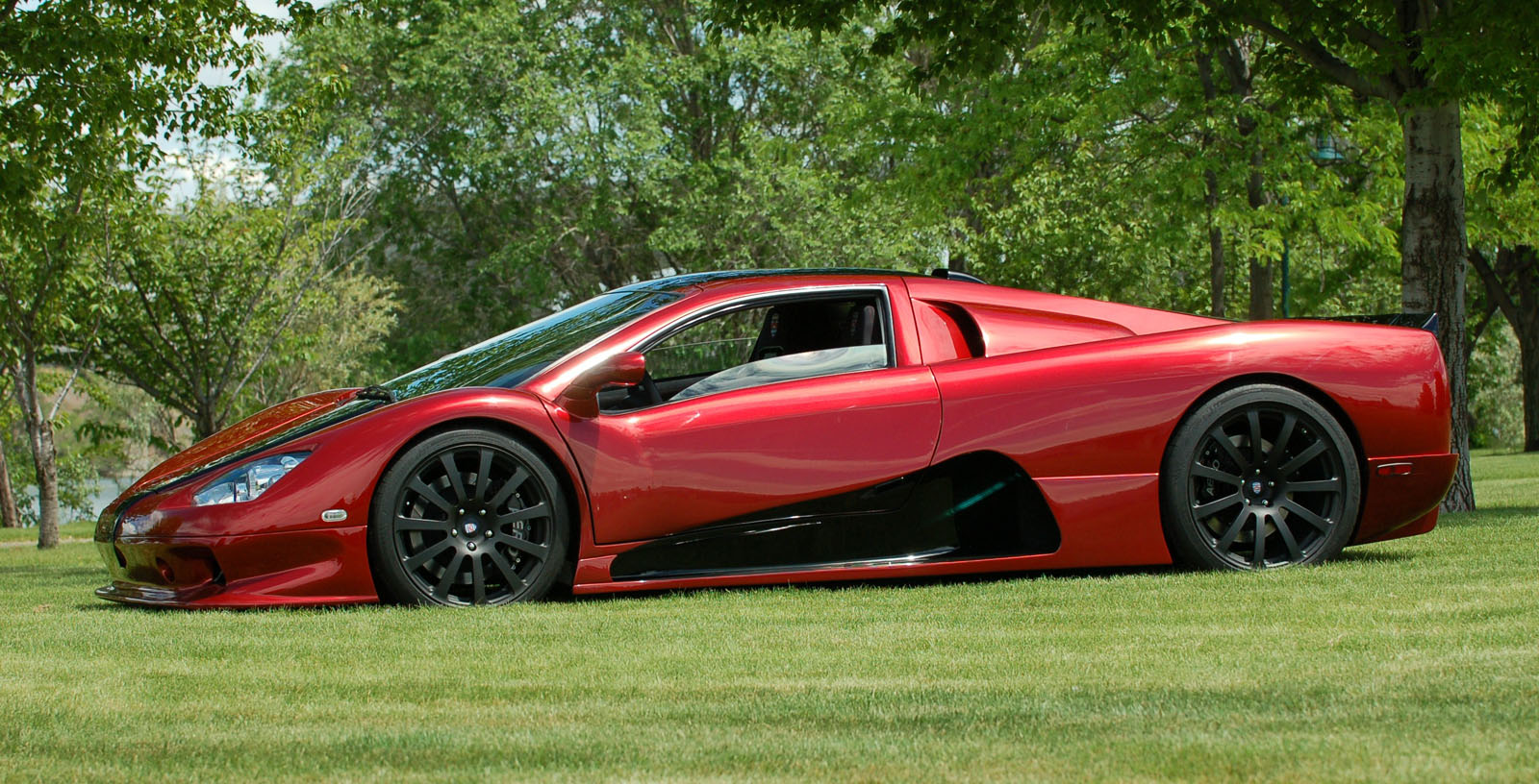 Машина SSC Ultimate Aero